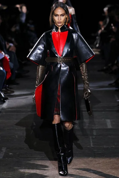 Look 12
